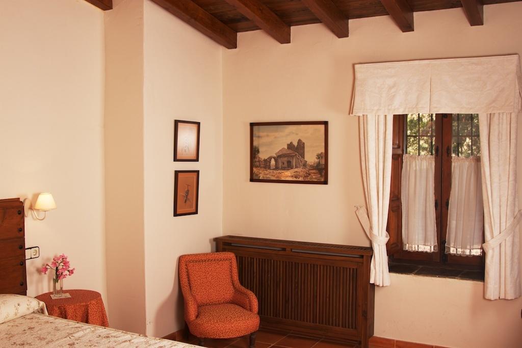 Palacio Viejo De Las Corchuelas Torrejón el Rubio Exteriör bild