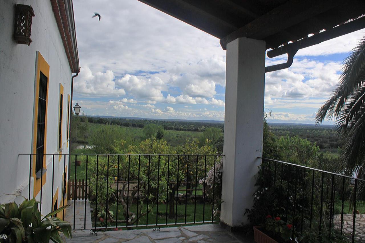 Palacio Viejo De Las Corchuelas Torrejón el Rubio Exteriör bild
